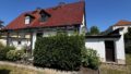 Wohnhaus und Garage