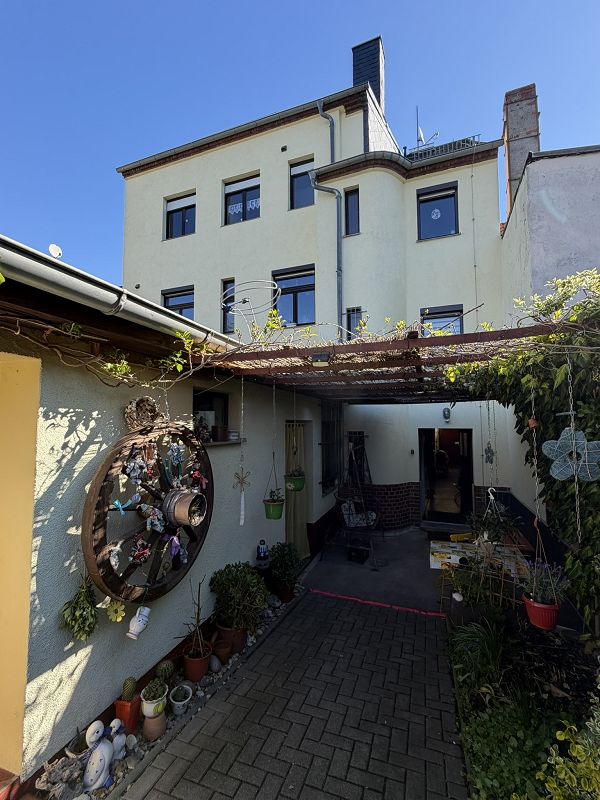 Haus und Werkstatt