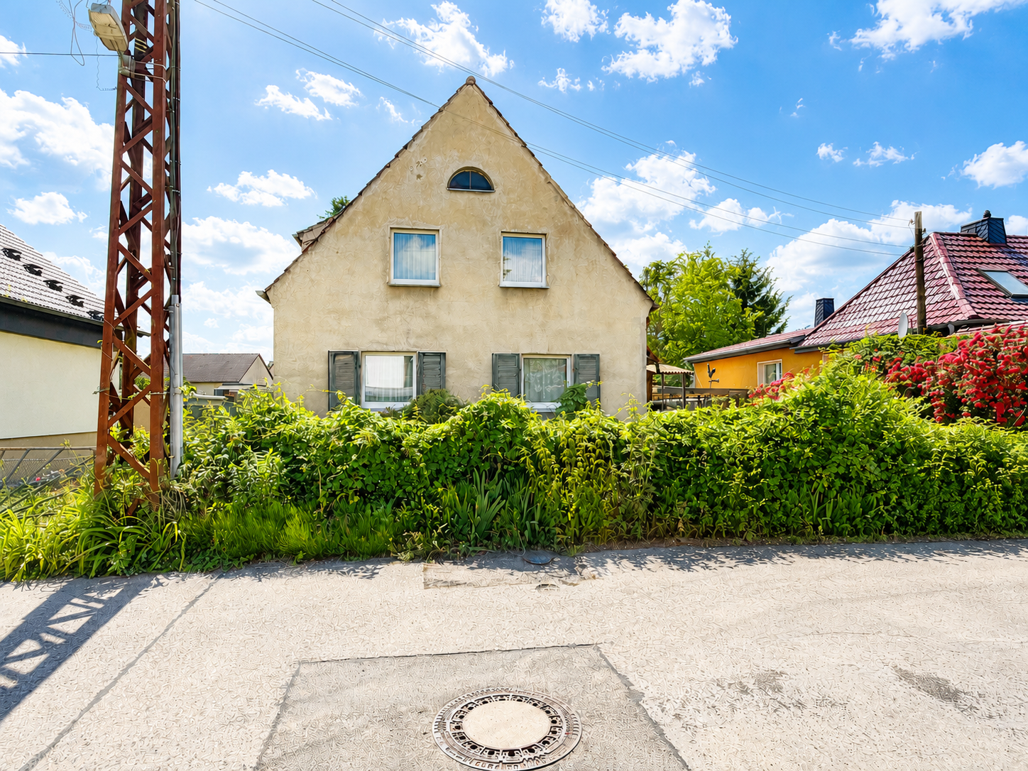 Straßenansicht
