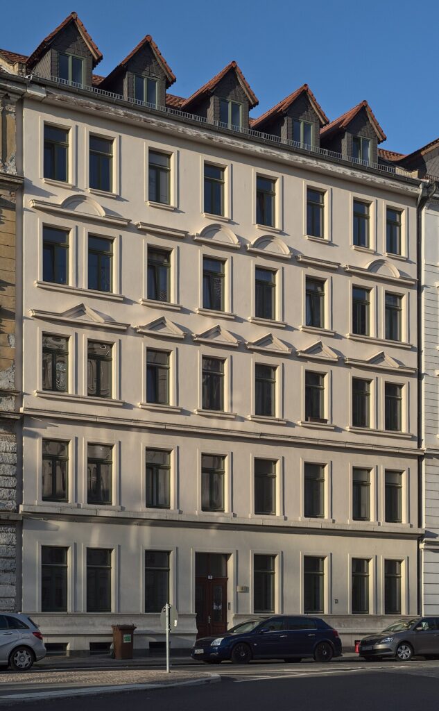 Mehrfamilienhaus in Leipzig, vermietete Immobilie, Gründerzeitfassade